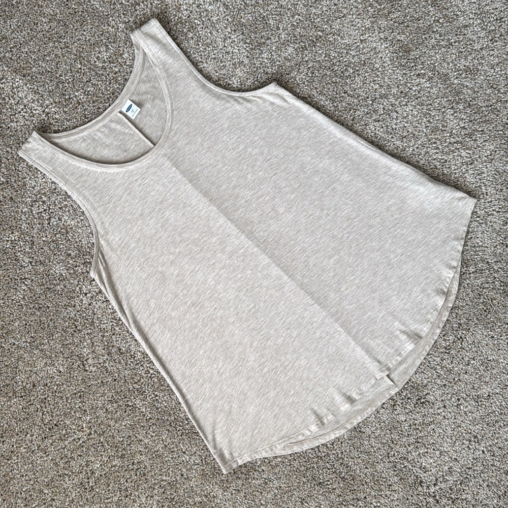 Old Navy First-Layer Basic Tank Top - Picture 2 of 10